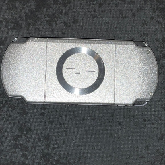 [Silver] PSP 2000 Console - Picture 5 of 5